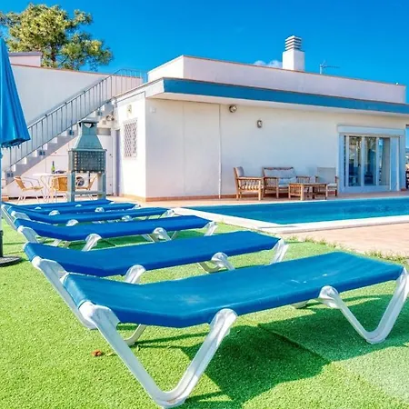 Villa Sleeps 10 Pool Wifi Lloret de Mar