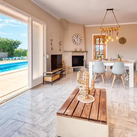 Sleeps 10 Pool Wifi